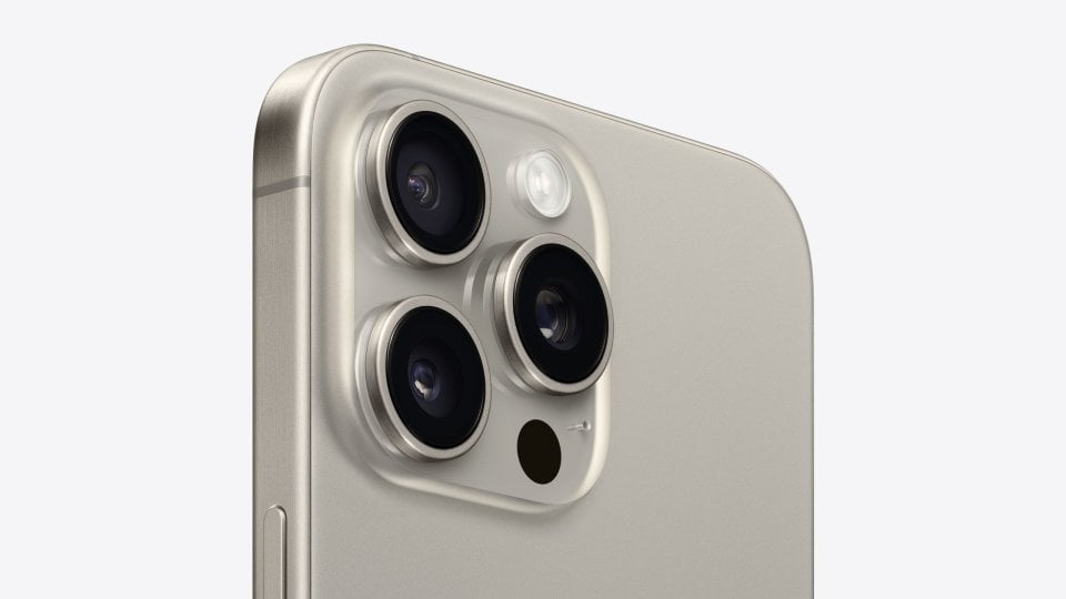 Apple iPhone 15 Pro Max 4