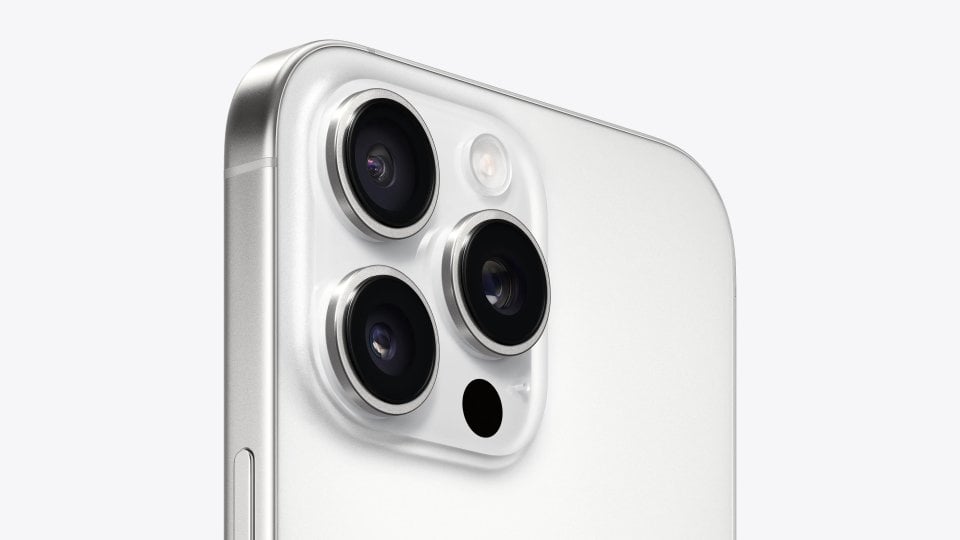 Apple iPhone 16 Pro Max 12