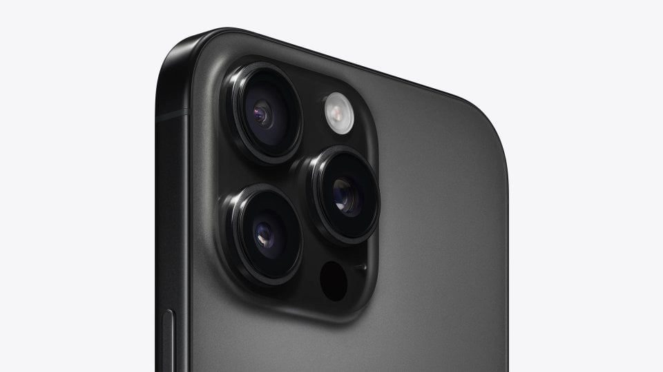 Apple iPhone 16 Pro Max 4