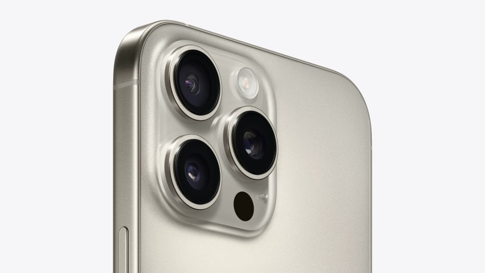Apple iPhone 16 Pro Max 8