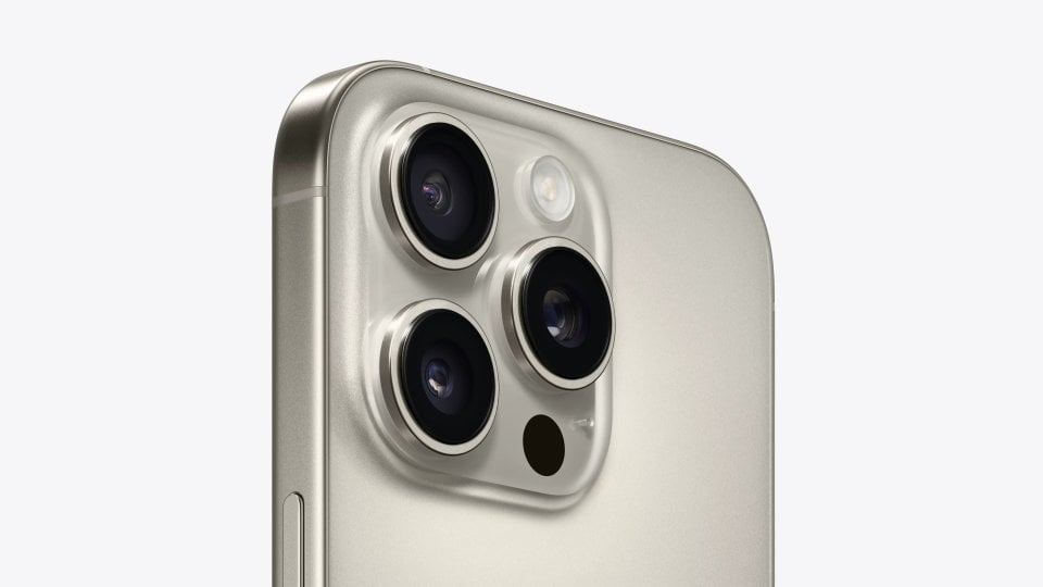 Apple iPhone 16 Pro 10