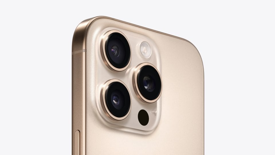 Apple iPhone 16 Pro 13
