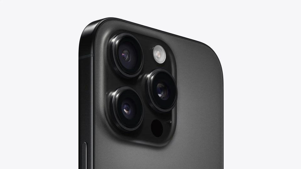Apple iPhone 16 Pro 4