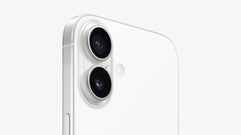 Apple iPhone 16 12