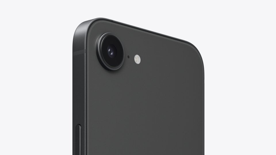 Apple iPhone 17e 6