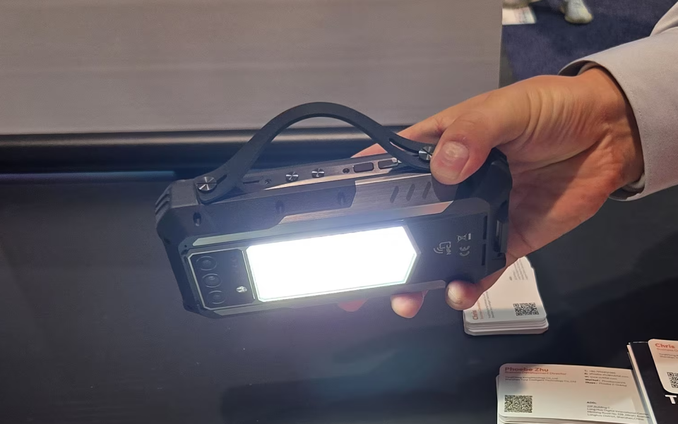 Oukitel WP100 10