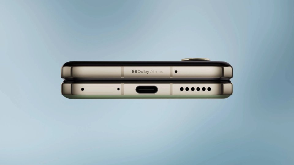 Tecno Phantom V Flip 2 3
