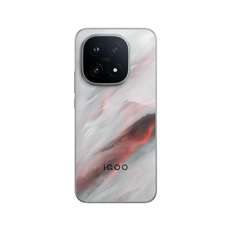 Vivo iQOO 15 12