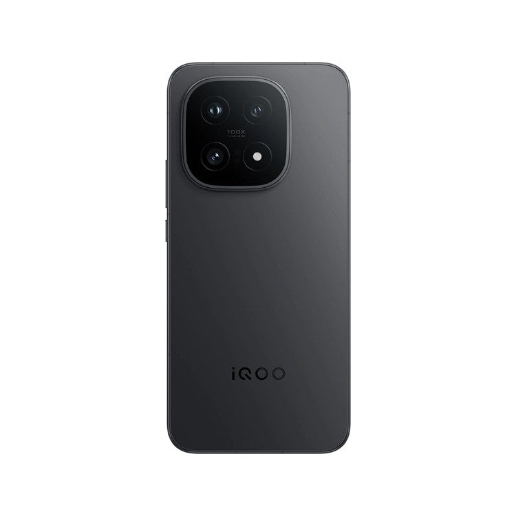 Vivo iQOO 15 13