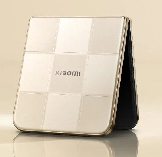 Xiaomi Mix Flip 2 3