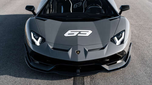 A close-up view of a sleek, high-performance Lamborghini Huracan supercar. 4K (Ultra HD) pictures for wallpaper
