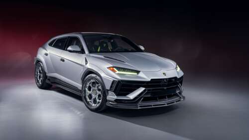 A close-up, high-detail shot of a Vorsteiner-tuned Lamborghini Urus. wallpaper download