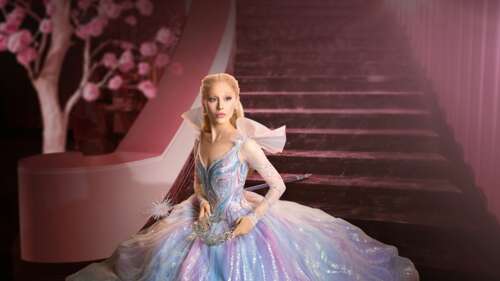 An enchanting depiction of Glinda the Good Witch from the movie Wicked. wallpaper for pc download