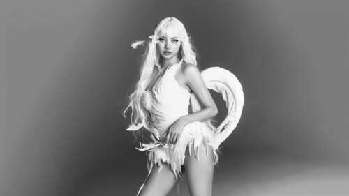 A high-resolution monochrome portrait of Lisa with large, detailed angel wings in... free hd wallpapers