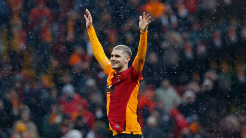 Argentine footballer Mauro Icardi wearing the Galatasaray S.K. jersey wallpaper