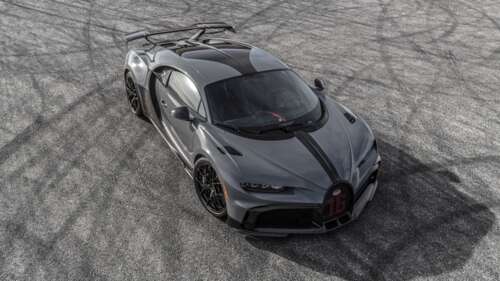 A polished silver Bugatti Chiron Pur Sport hypercar displaying its aerodynamic bodywork. free hd wallpapers