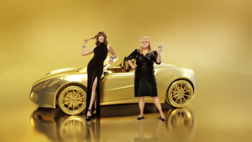 Rebel Wilson as Isabelle La Coquette and Anne Hathaway as Chroma from the movie The... 8K wallpaper for laptop download