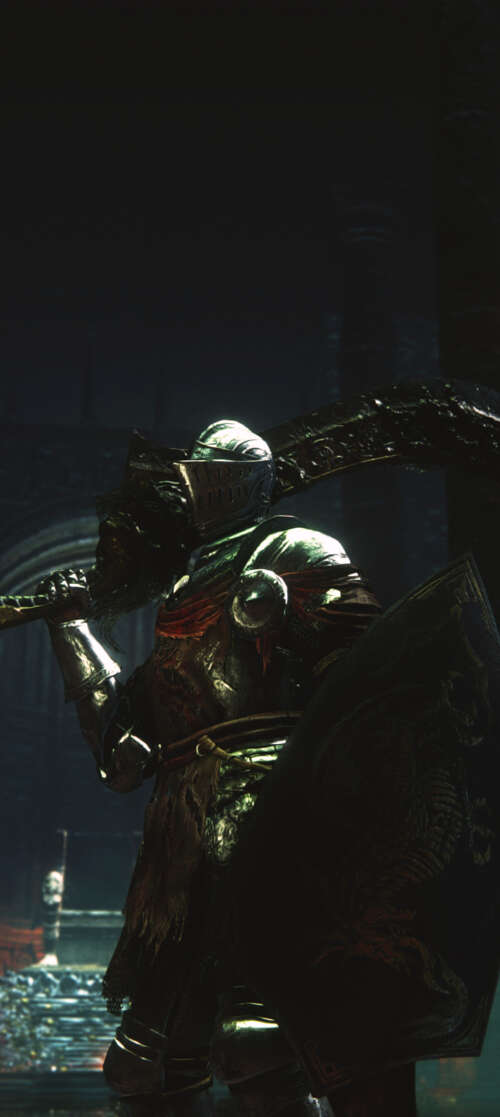 Un Cavaliere di Lothric, con un’armatura pesante e consunta, proveniente dal videogioco...