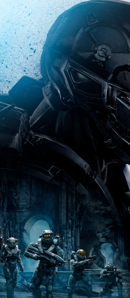 Il Master Chief indossa la sua caratteristica armatura MJOLNIR, tratta dalla serie...