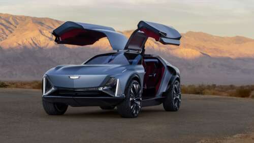 High-resolution 5K image of a futuristic concept crossover SUV with modern aerodynamic... free wallpaper for computer