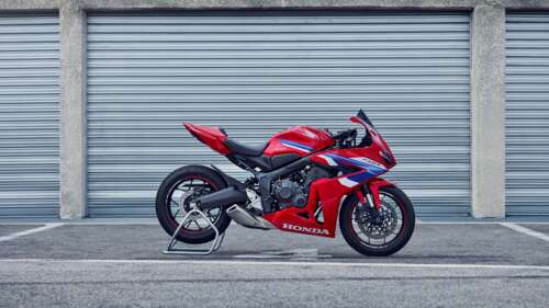 High-resolution detailed view of the 2024 Honda CBR650R sports touring motorcycle free wallpaper