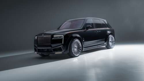 A high-resolution, detailed view of a luxurious black 2025 Rolls-Royce Cullinan SUV. wallpaper download