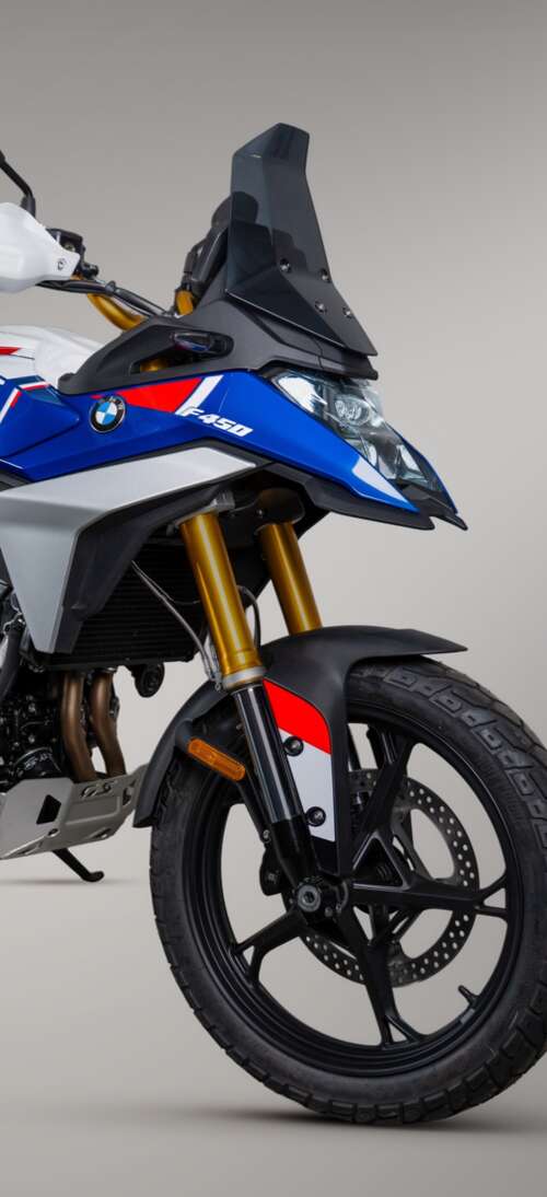 High-resolution display of advanced adventure motorcycles at the EICMA 2026 exhibition. realme 15 5G free background images