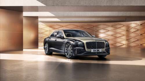 A highly detailed, high-resolution view of a 2024 Bentley Flying Spur Mulliner, showcasing... wallpaper