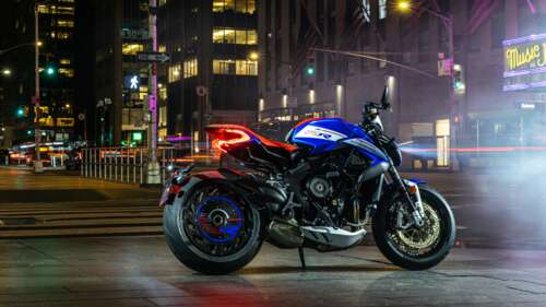 A detailed high-resolution view of the 2024 MV Agusta Dragster RR SCS Italian superbike. wallpaper download