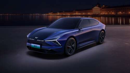 A high-resolution view of the 2025 Honda GT electric SUV concept, featuring a modern... wallpaper