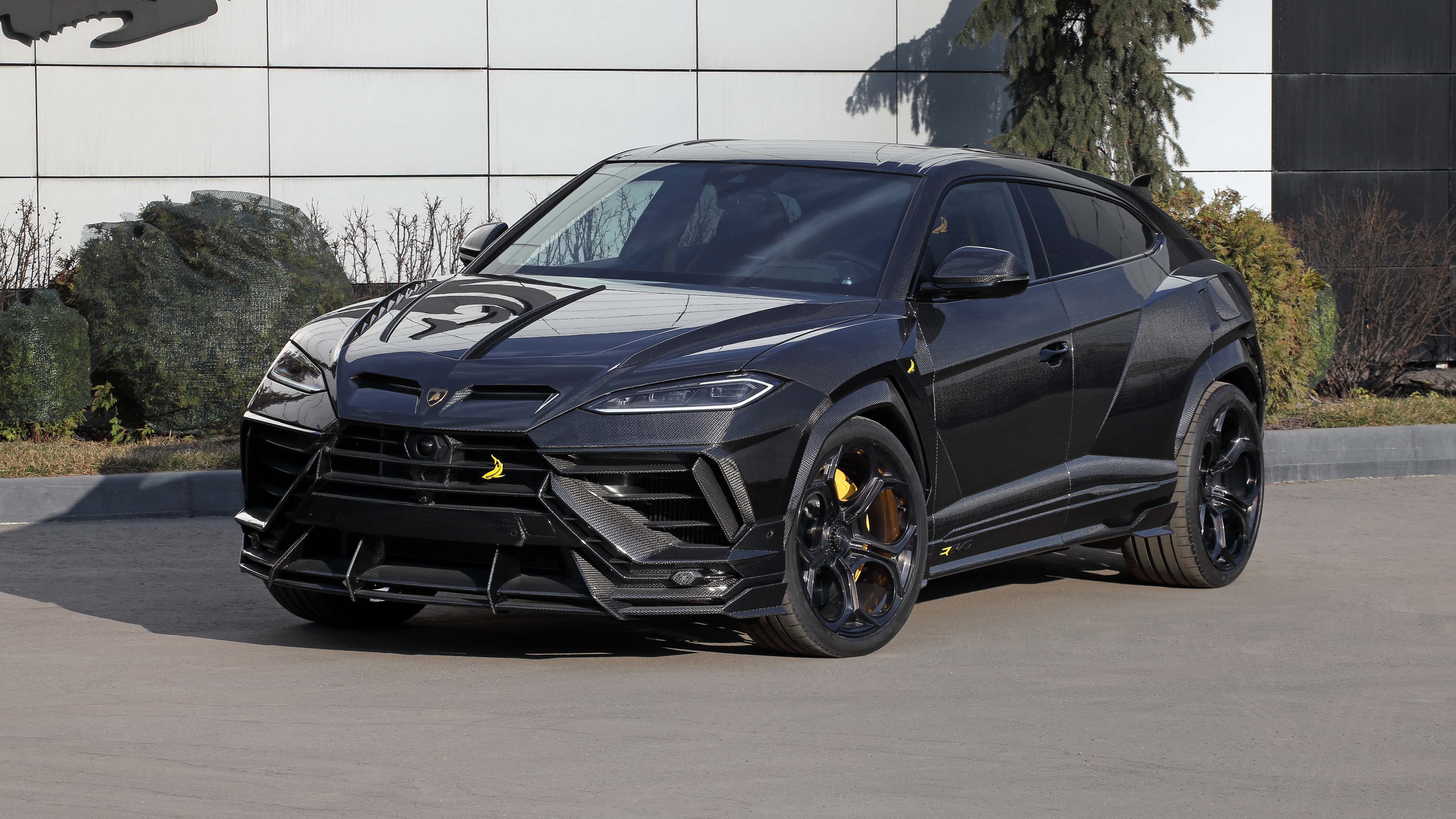 Customized Lamborghini Urus SE featuring the TopCar Design widebody kit in high detail.