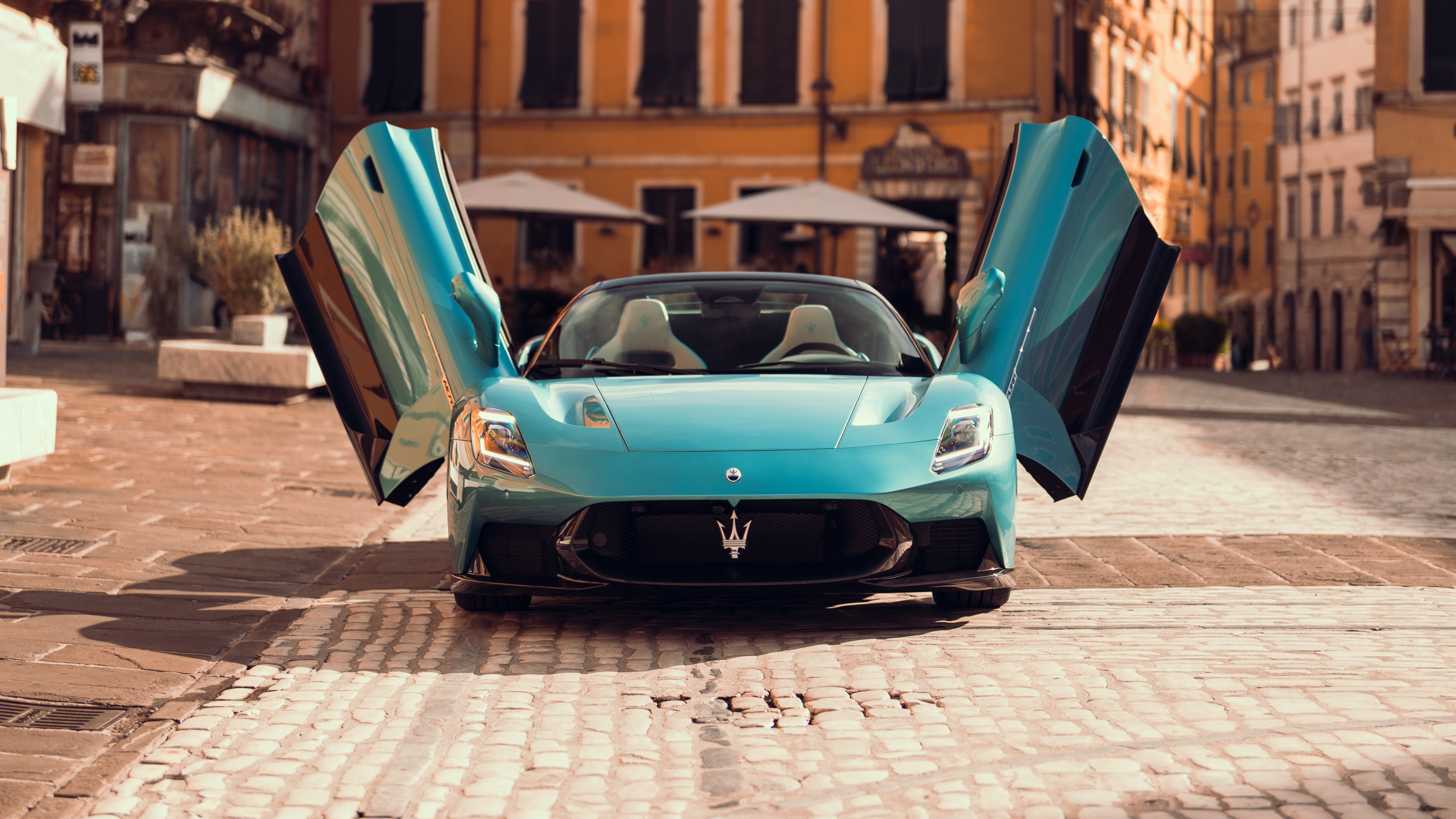 A vertical, high-resolution close-up of the futuristic 2025 Maserati MCPURA Cielo luxury concept car.