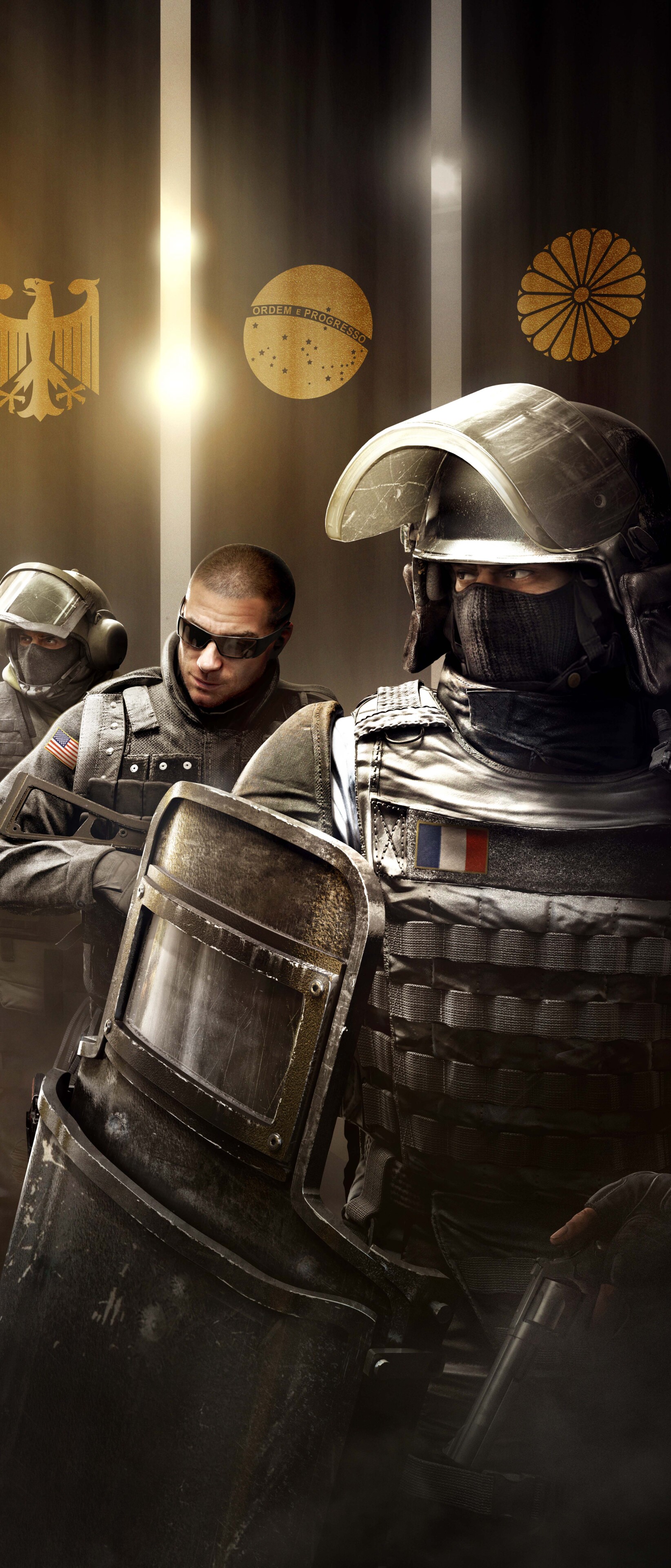 Un operatore tattico equipaggiato con l’abbigliamento completo da combattimento, tratto dal videogioco Tom Clancy’s Rainbow Six Siege.