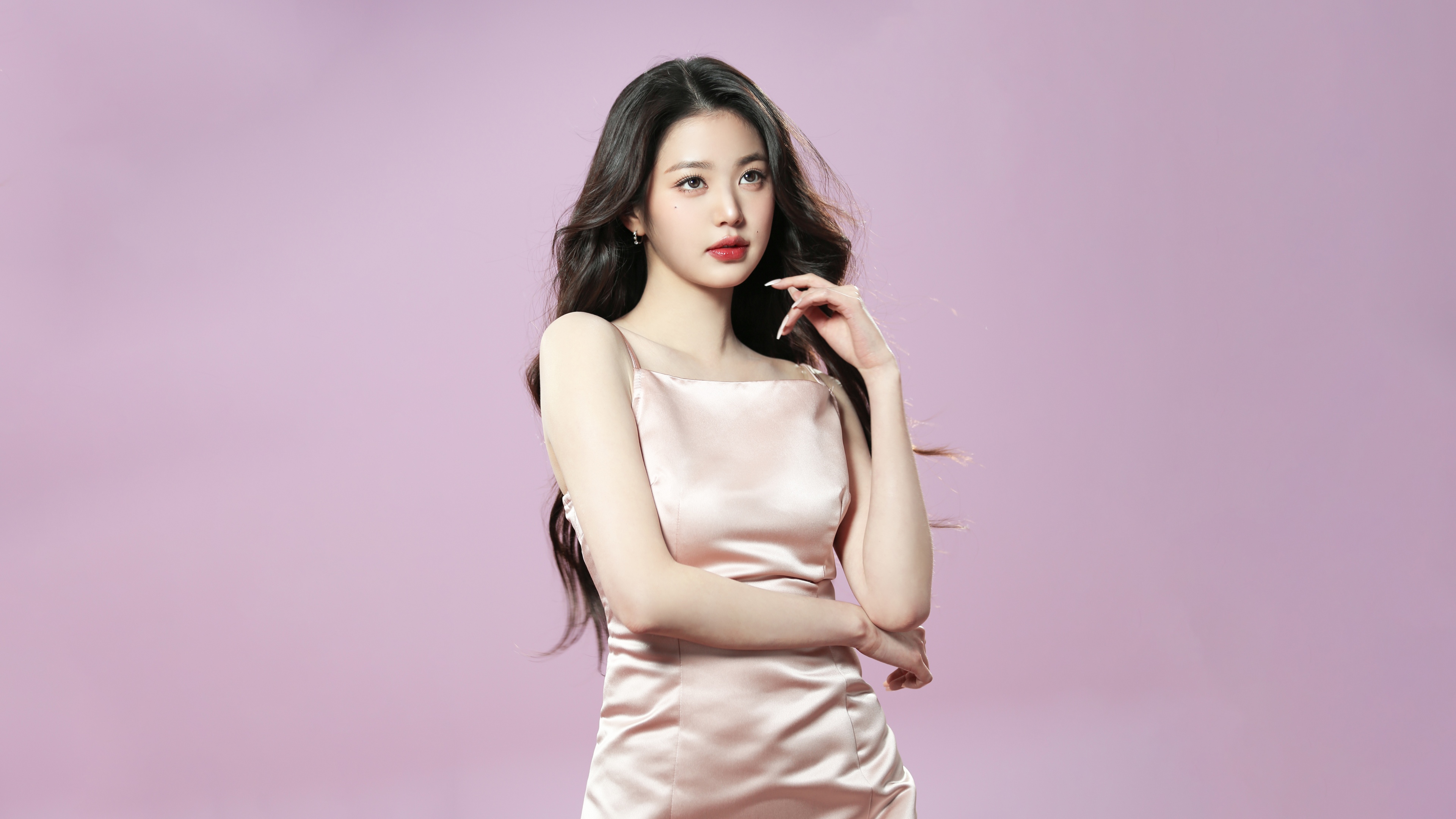 A high-definition portrait of K-pop idol Jang Wonyoung in a pastel purple aesthetic.