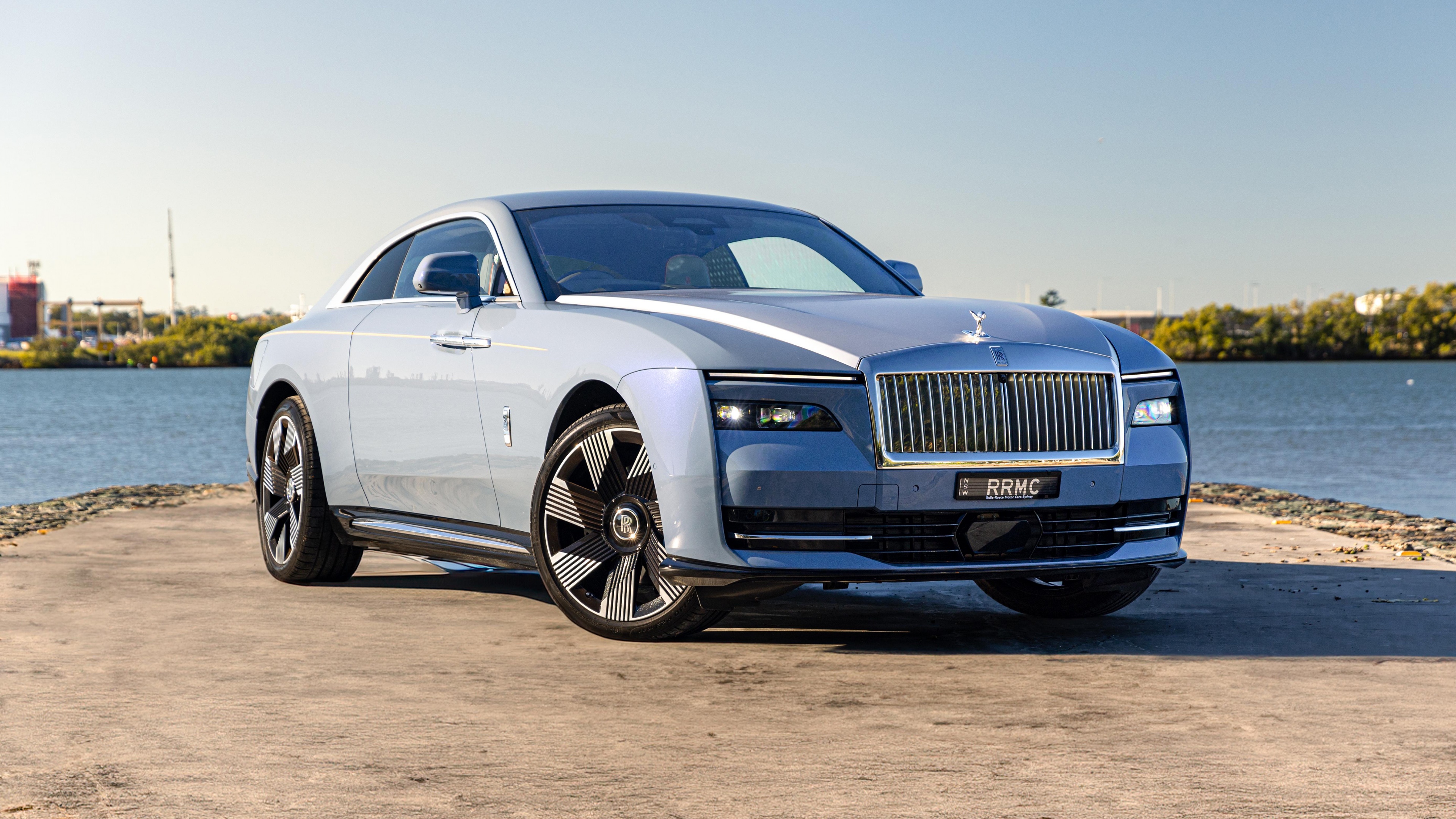 A high-resolution 5K view of the 2024 Rolls-Royce Spectre luxury electric car.