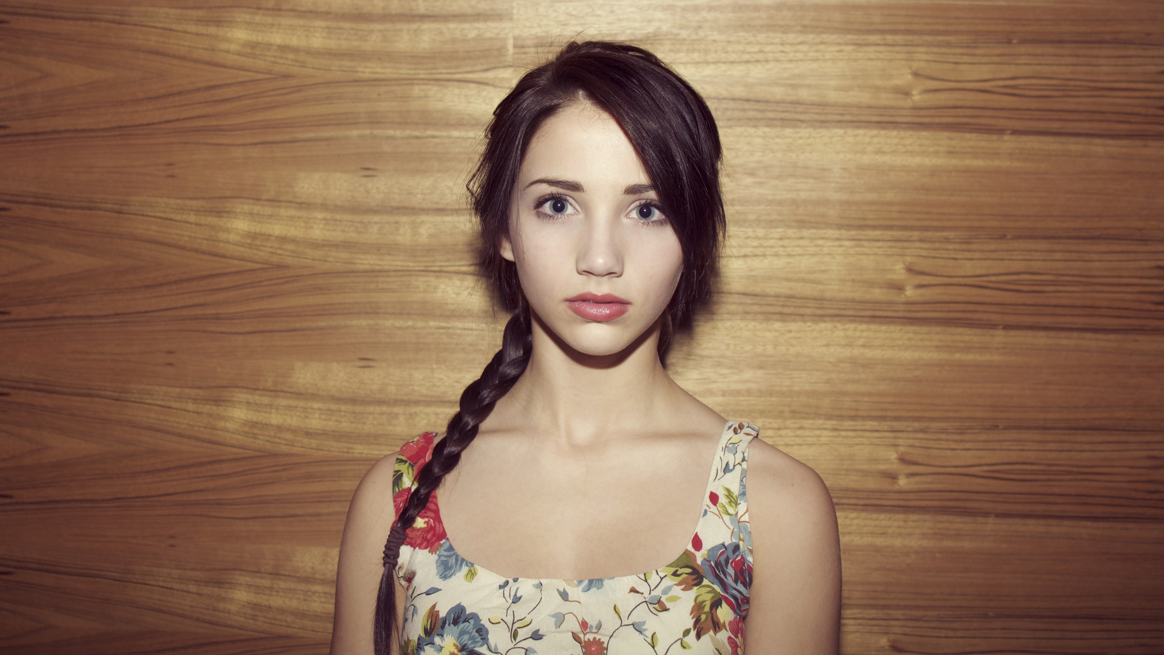 A high-definition 5K portrait of American actress Emily Rudd.